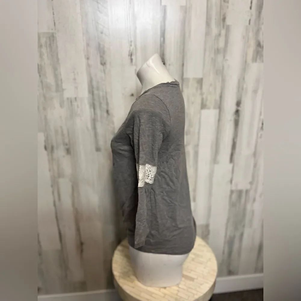 Gray top  - Picture 2 of 5